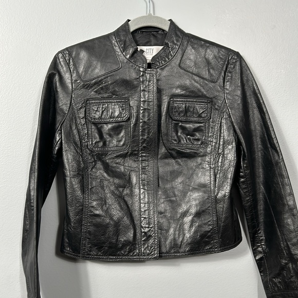 DKNY Donna Karan City Black Leather Jacket Moto Style Hard Leather size Petite - Picture 13 of 17